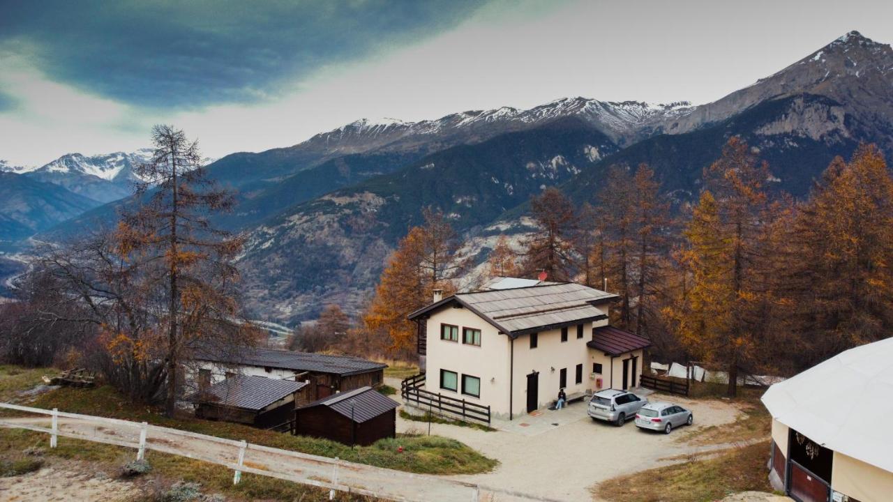 Green Mountain Lodge Oulx Buitenkant foto